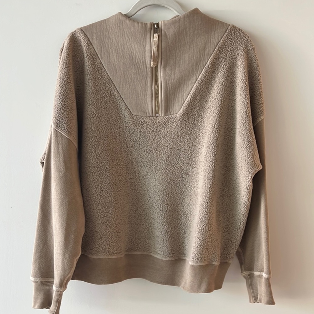 The great mock neck Sherpa zip sweatshirt tan size 0